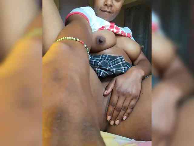 Petite-mpenzi webcam