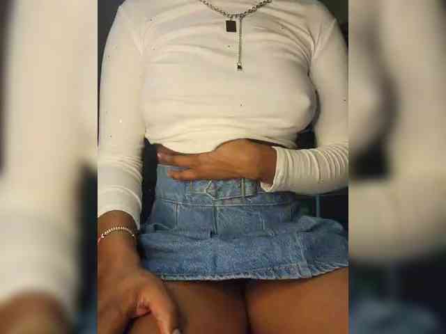 Petite-mpenzi webcam