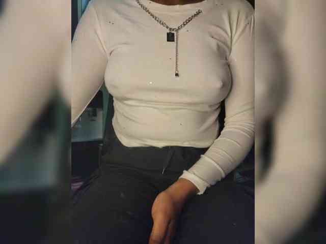 Petite-mpenzi webcam