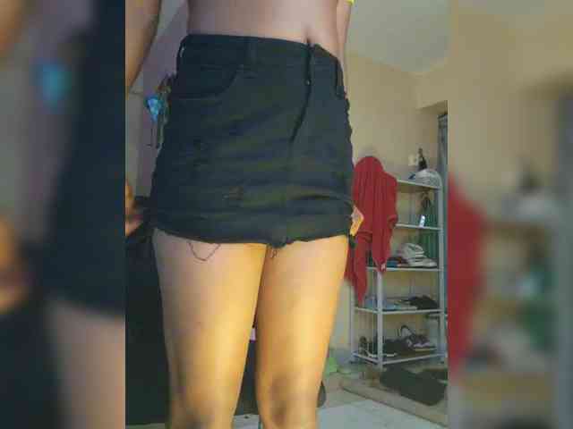 Petite-mpenzi webcam