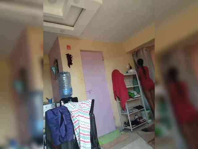 Petite-mpenzi webcam
