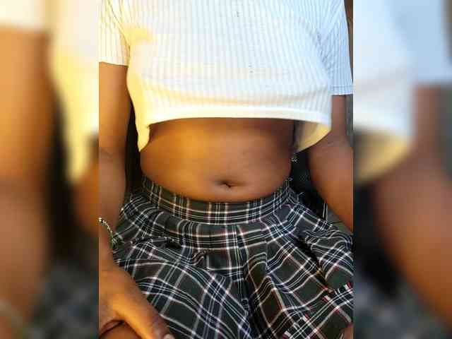 Petite-mpenzi webcam