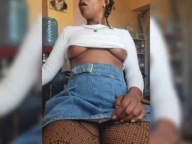 Petite-mpenzi webcam