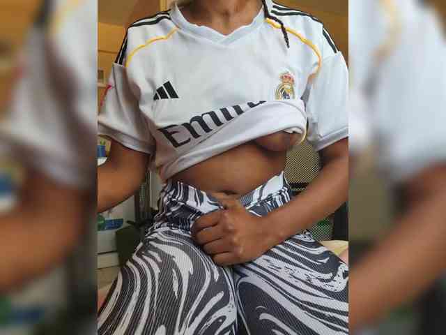 Petite-mpenzi webcam