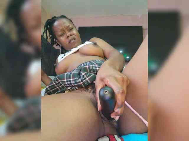 Petite-mpenzi webcam