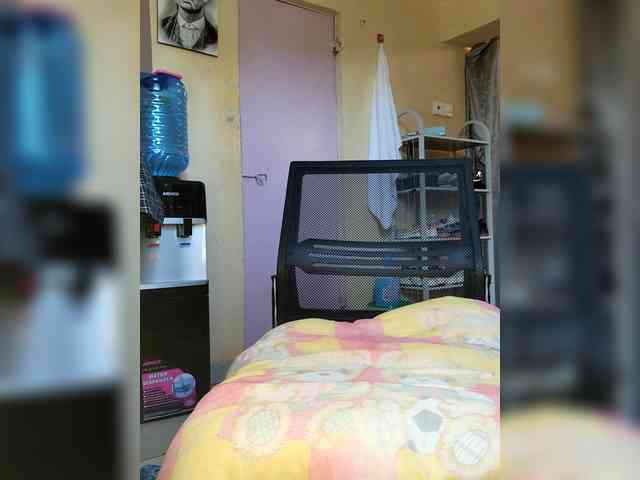 Petite-mpenzi webcam