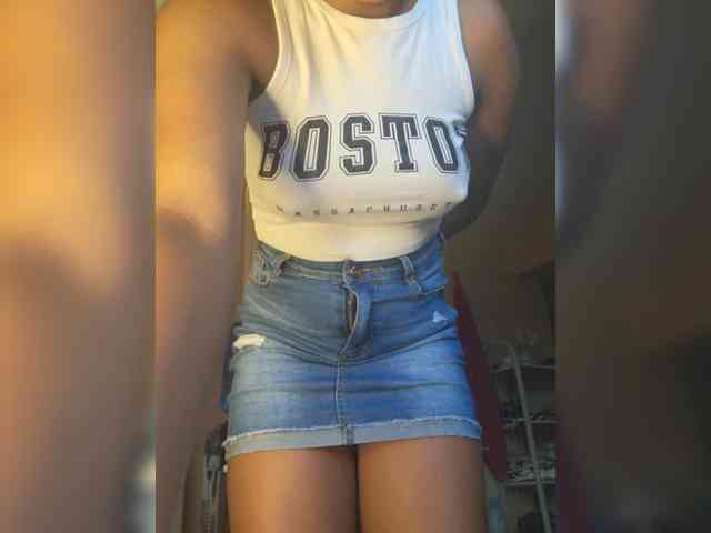 Petite-mpenzi webcam