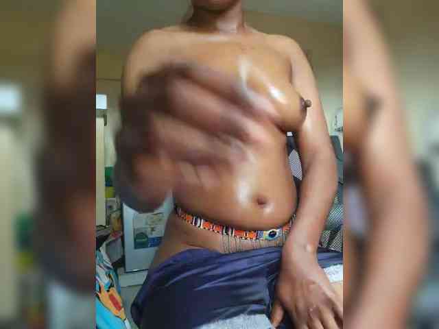 Petite-mpenzi webcam
