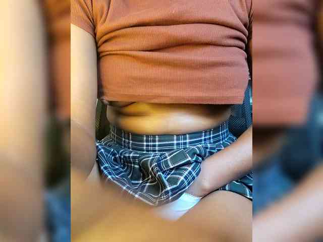 Petite-mpenzi webcam