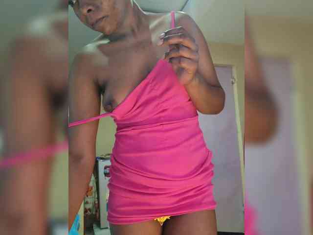 Petite-mpenzi webcam