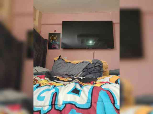 Petite-mpenzi webcam
