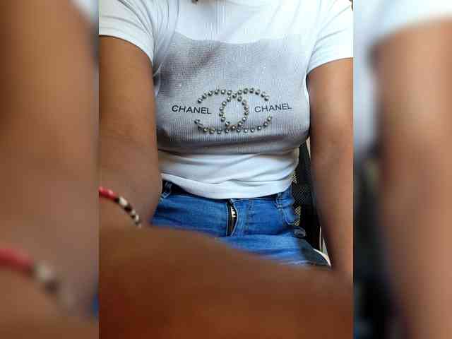 Petite-mpenzi webcam