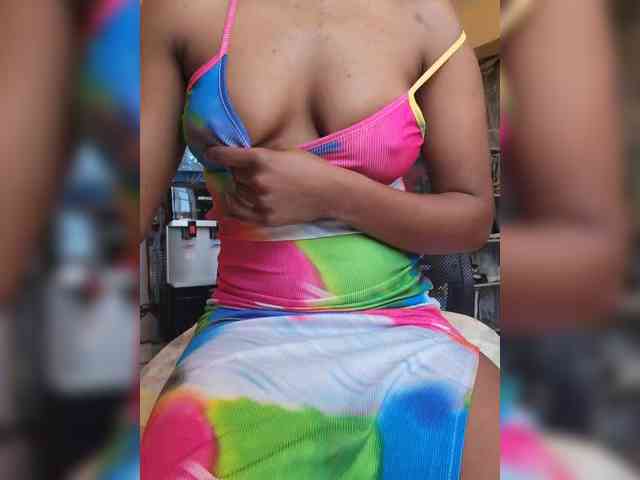 Petite-mpenzi webcam