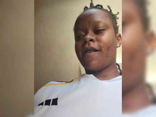 Petite-mpenzi webcam