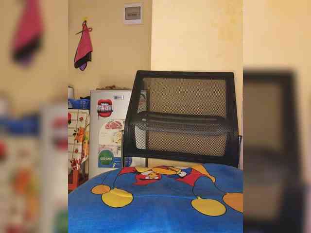 Petite-mpenzi webcam