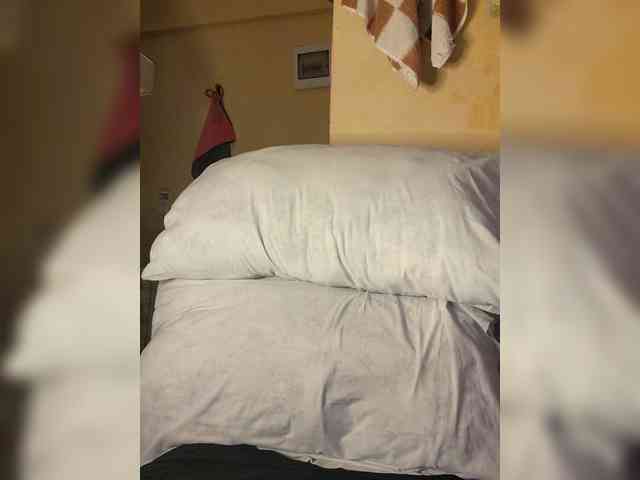 Petite-mpenzi webcam