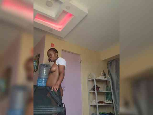 Petite-mpenzi webcam