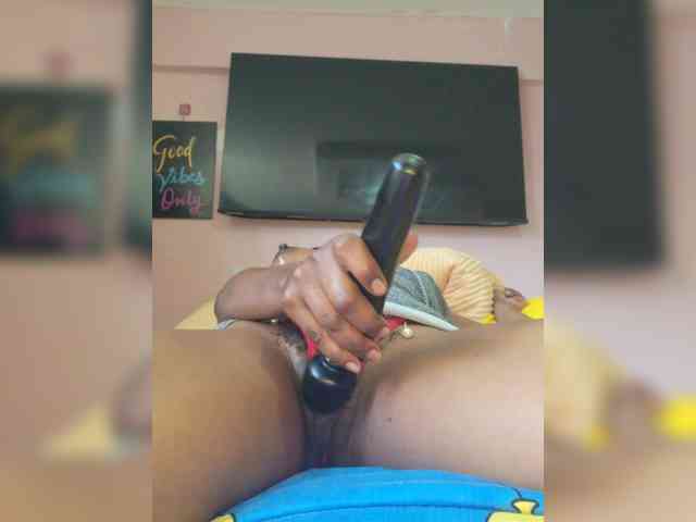 Petite-mpenzi webcam