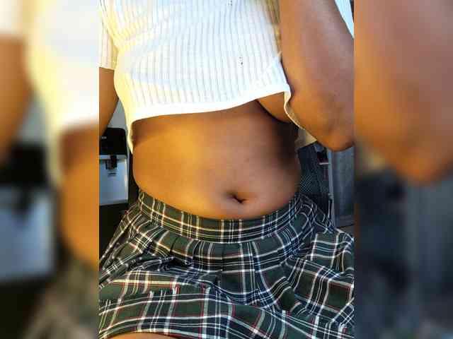 Petite-mpenzi webcam