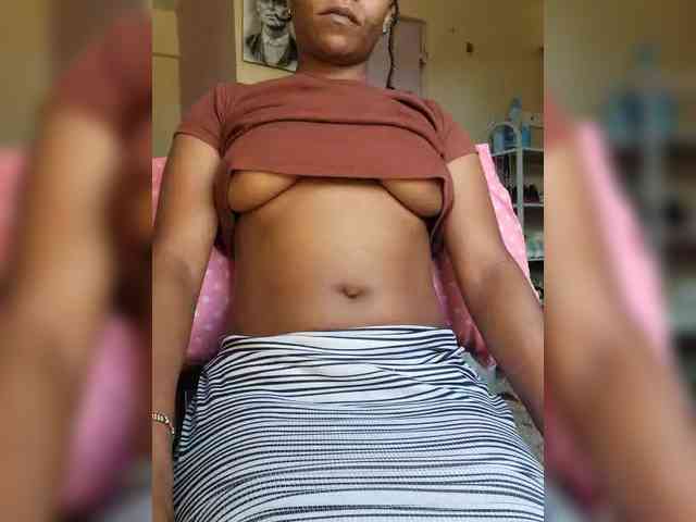 Petite-mpenzi webcam