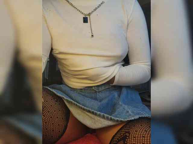 Petite-mpenzi webcam