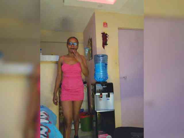 Petite-mpenzi webcam