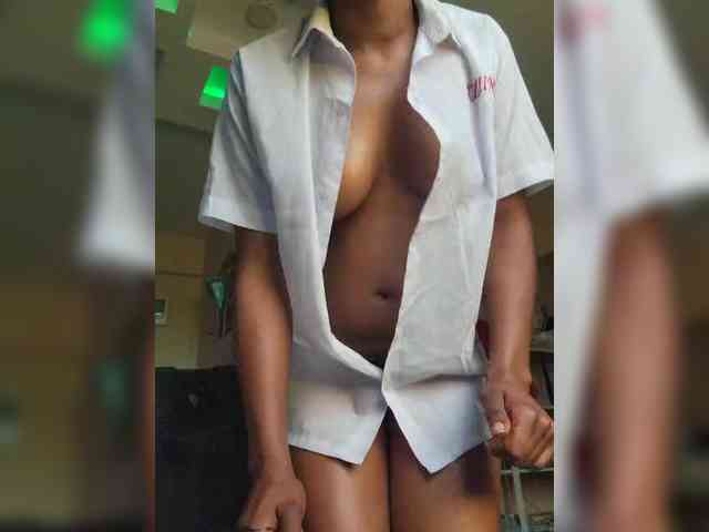 Petite-mpenzi webcam