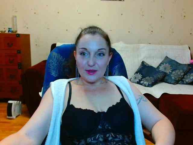 Alice3694 Live Webcam on BongaCams