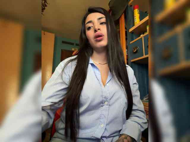 Adriana2404