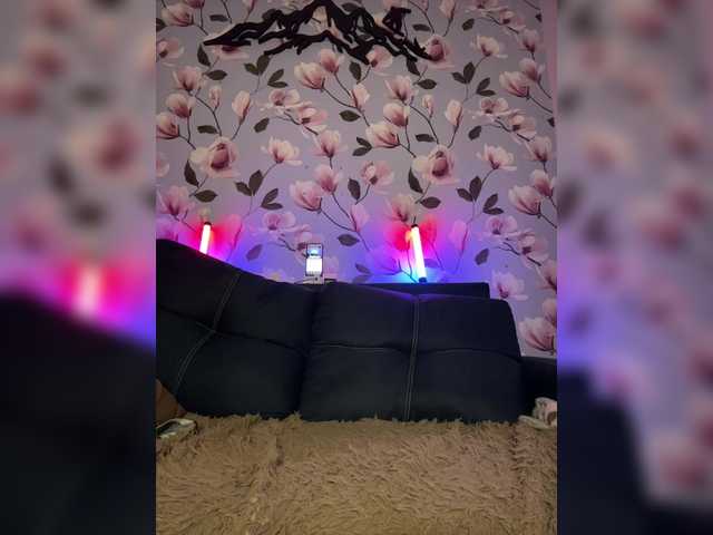 Sweet-Sweet's BongaCams show and profile