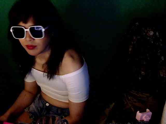 tashakai Live Webcam on BongaCams
