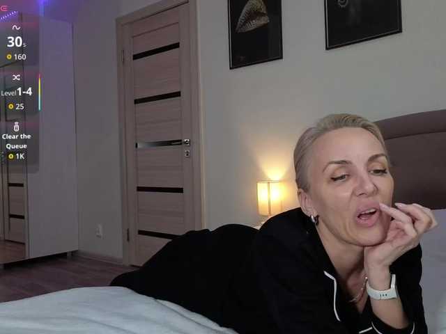 Alenaa's BongaCams show and profile