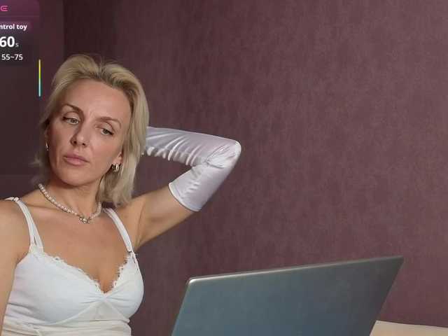 Alenaa from BongaCams