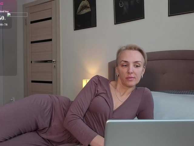 Alenaa's BongaCams show and profile