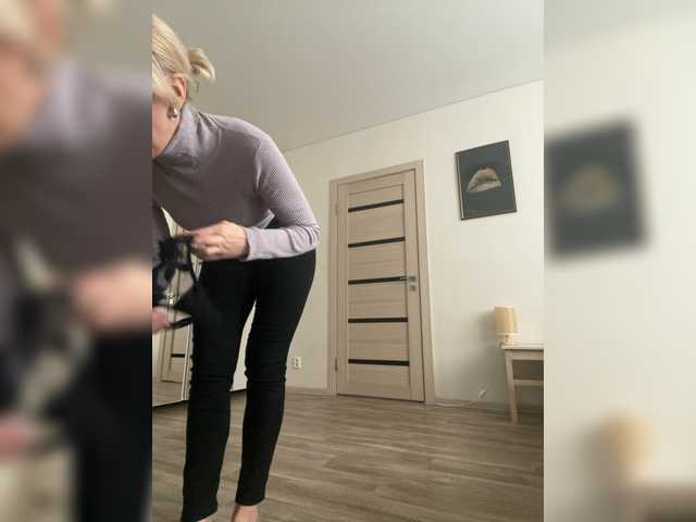 Alenaa's BongaCams show and profile