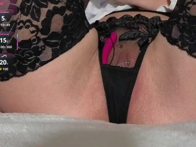 Alenaa's BongaCams show and profile