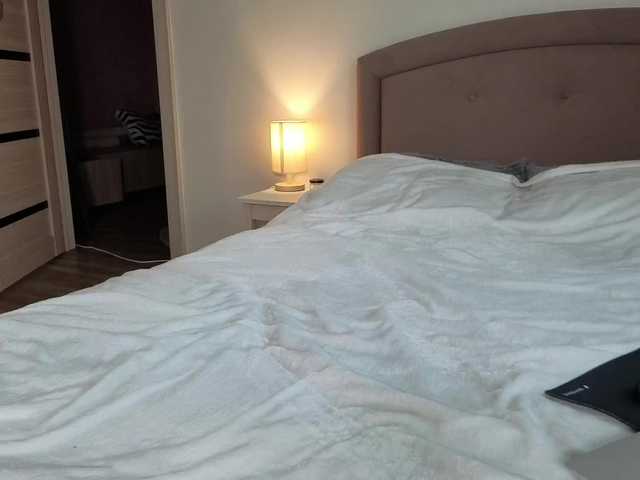 Alenaa's BongaCams show and profile