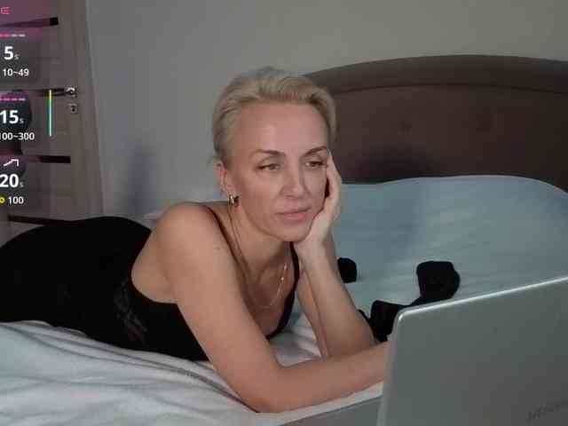 FemdomLadyMaria webcam