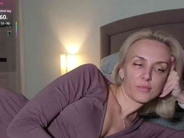 FemdomLadyMaria webcam