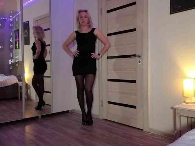 FemdomLadyMaria webcam