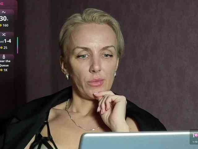 FemdomLadyMaria webcam