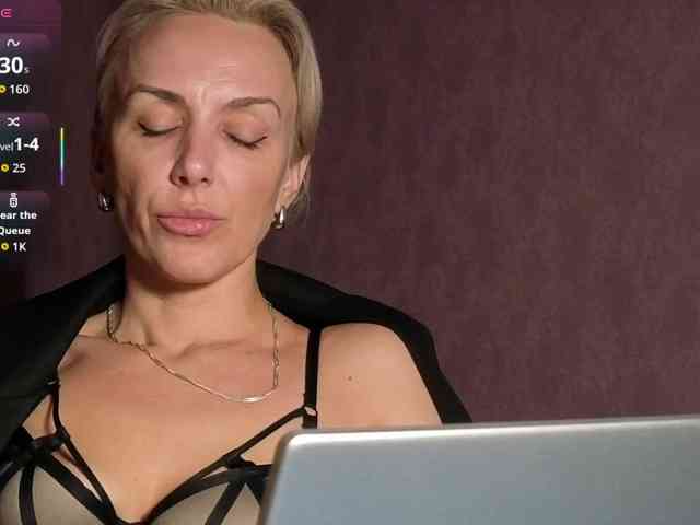 FemdomLadyMaria webcam