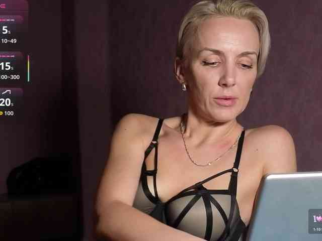 FemdomLadyMaria webcam