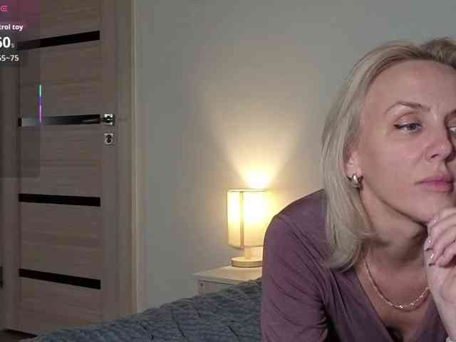 FemdomLadyMaria webcam