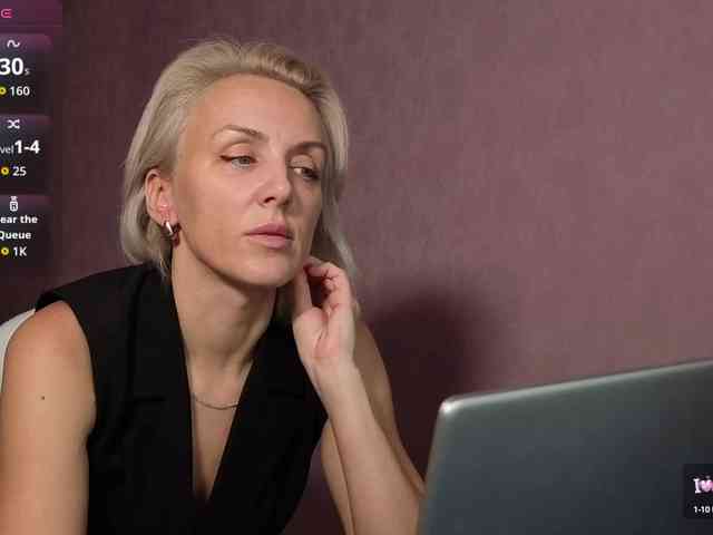 FemdomLedyMaria webcam