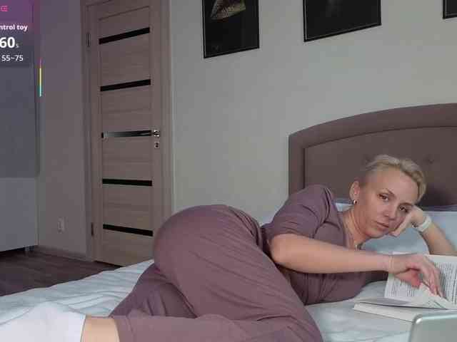 FemdomLadyMaria webcam