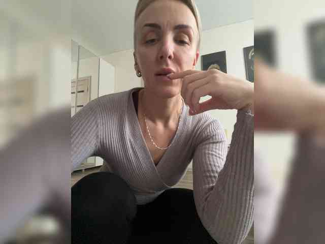 FemdomLadyMaria webcam