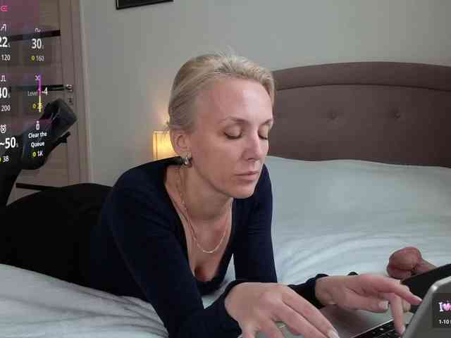 FemdomLadyMaria webcam