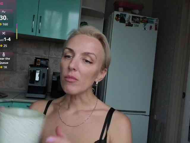 FemdomLadyMaria webcam