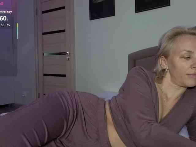 FemdomLadyMaria webcam